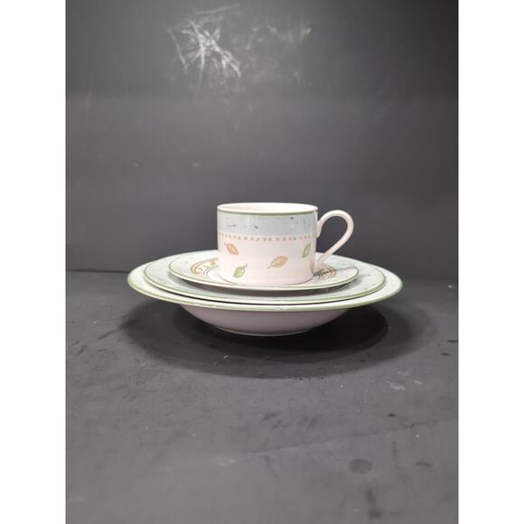 Johnson Brothers Stoneware, 3 Pc Place Setting, Paper Leaves Collection, Dinner - Picture 1 of 10